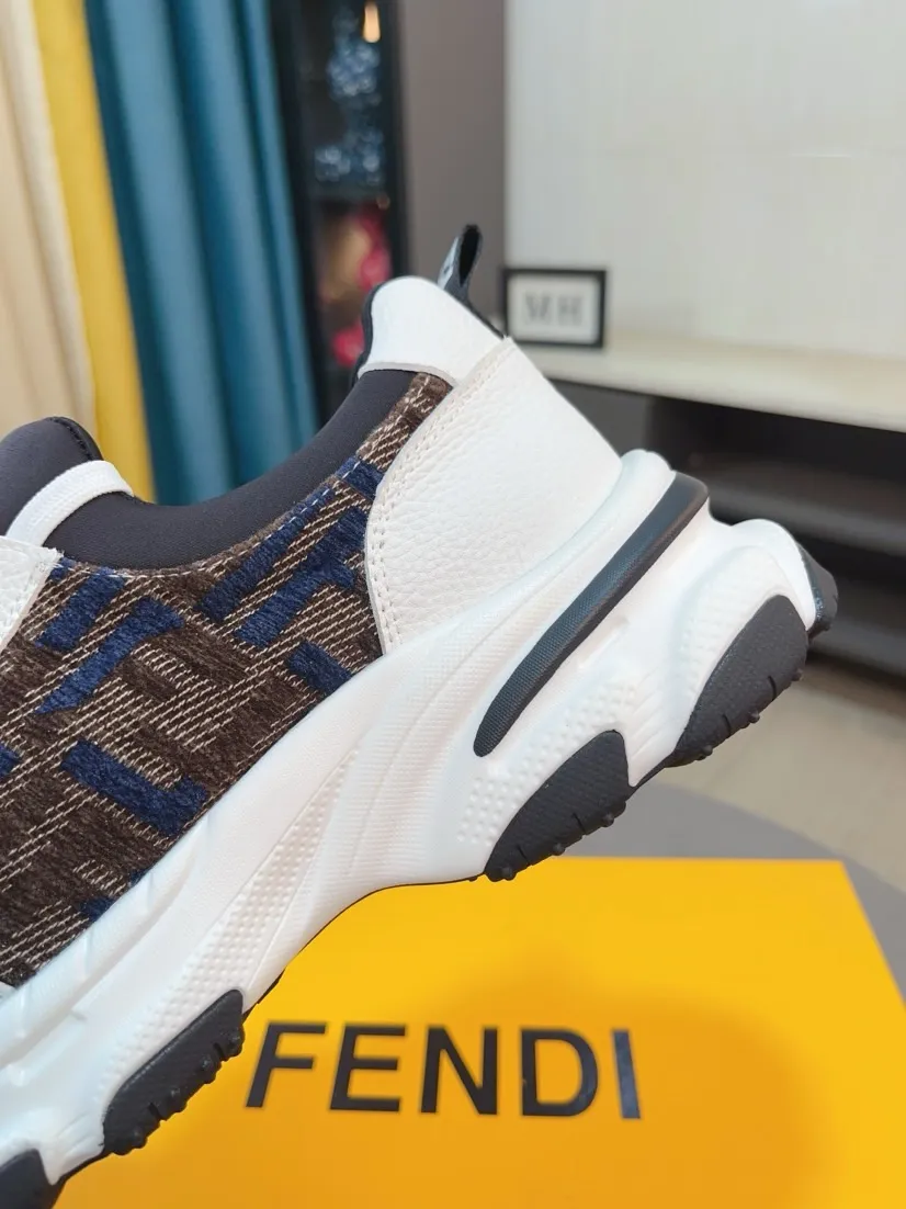 Men's Men's Shoes 💰458🌹🌹[fendi] Fendi's classic and comfortable men's, this complex sneaker is made of soft calfskin➕genuine leather lining➕original ultra-light rubber material with rough outsole. This unique light style is suitable for the casual and refined sensibility of this season. It is comfortable and natural on the feet. It is an everyday style for casual travel in autumn and winter! 38/44